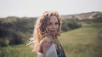 ANNEKE VAN GIERSBERGEN
