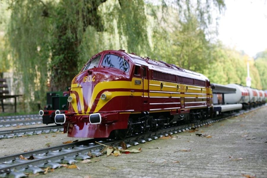 Train Miniature Dans La Vallee De La Petrusse Luxembourg Kideaz